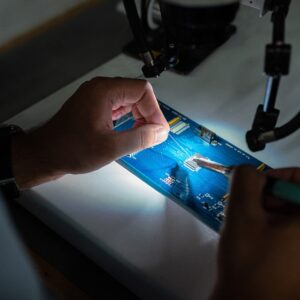 Cirele: circular electronics